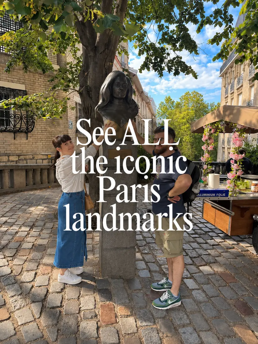 Couple discovering Montmartre landmarks on a ParisAdventours tour